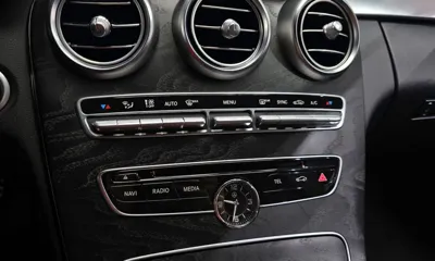 Mercedes-Benz C-Class 2018, 65723 км, за 12958.25 USD - фото 31