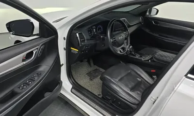 Hyundai Grandeur 2018, 84884 км, за 12360.15 USD - фото 10