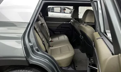 KG_Mobility_Ssangyong Torres 2024, 27915 км, за 15225.15 USD - фото 12