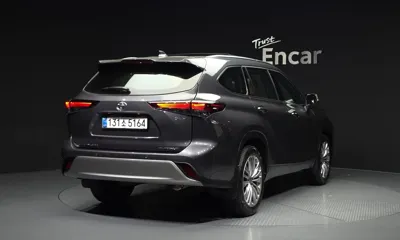 Toyota Highlander 2025, 2691 км, за 43648.23 USD