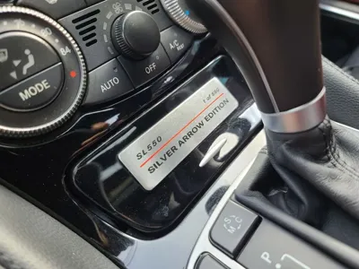 Mercedes-Benz SL-Class 2009, 93359 км, за 30852.04 USD