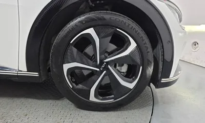 Kia EV6 2023, 45817 км, за 23959.56 USD - фото 21