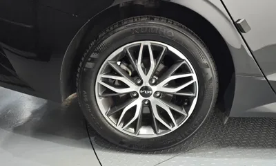 Kia K5 2023, 62421 км, за 17031.78 USD