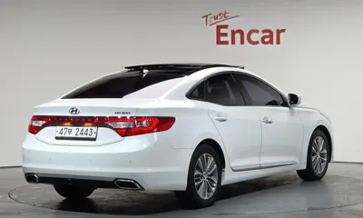 Hyundai Grandeur 2015, 104277 км, за 5496.68 USD