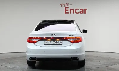 Hyundai Grandeur 2015, 104277 км, за 5496.68 USD
