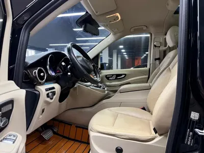 Mercedes-Benz V-Class 2019, 210000 км, за 19230.52 USD