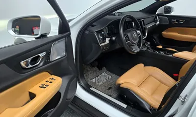 Volvo V60 2020, 101956 км, за 15895.95 USD - фото 11