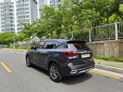 Kia Seltos 2022, 82850 км, за 11940.4 USD