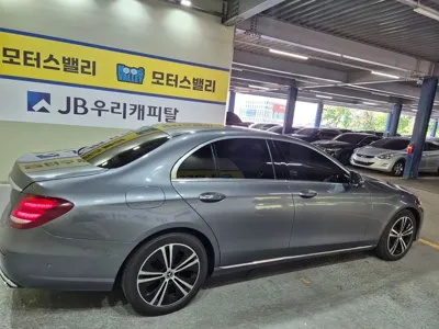 Mercedes-Benz E-Class 2020, 48000 км, за 18379.94 USD