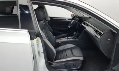 Volkswagen Arteon 2022, 119276 км, за 15231.78 USD - фото 11