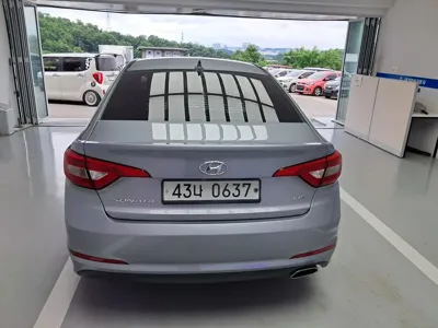 Hyundai Sonata 2016, 109078 км, за 5472.32 USD