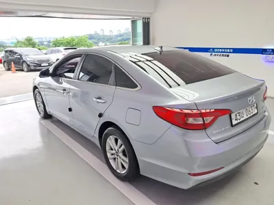 Hyundai Sonata 2016, 109078 км, за 5472.32 USD