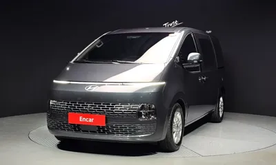 Hyundai Staria · 2023 год