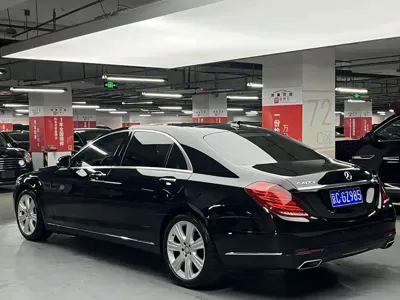 Mercedes-Benz S-Class 2015, 196000 км, за 35015.03 USD