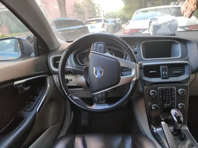 Volvo V40 2015, 84000 км, за 4798 USD - фото 11