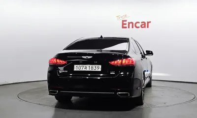 Hyundai Genesis 2016, 159019 км, за 5842.2 USD