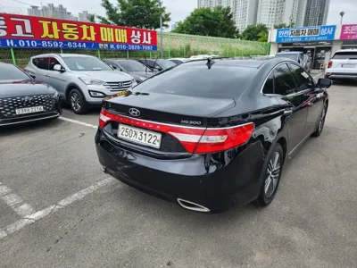 Hyundai Grandeur 2013, 207000 км, за 2801.3 USD