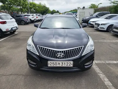 Hyundai Grandeur 2013, 207000 км, за 2801.3 USD