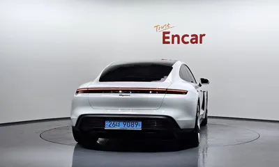 Porsche Taycan 2025, 13266 км, за 89709.39 USD