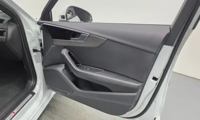 Audi A4 2023, 21292 км, за 20521.18 USD - фото 24