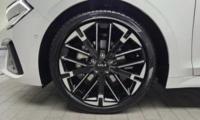Kia K5 2024, 8801 км, за 21859 USD