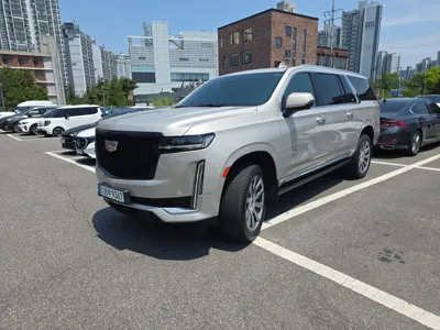 Cadillac Escalade · 2021 год