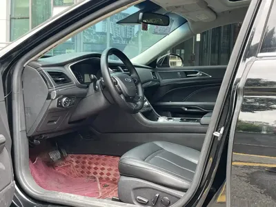 Ford Taurus 2017, 70000 км, за 7053.33 USD