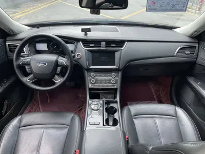 Ford Taurus 2017, 70000 км, за 7053.33 USD