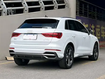 Audi Q3 2023, 13000 км, за 19808.08 USD