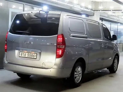 Hyundai Starex 2017, 162918 км, за 5144.23 USD