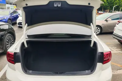 Volkswagen Lamando 2019, 69700 км, за 9543 USD - фото 27