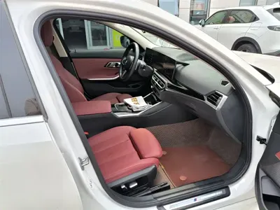 BMW 3 Series 2023, 20000 км, за 34725.64 USD - фото 6