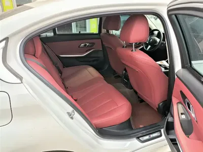 BMW 3 Series 2023, 20000 км, за 34725.64 USD - фото 9