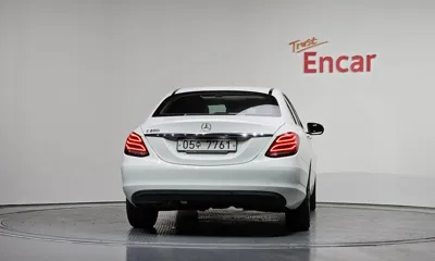 Mercedes-Benz C-Class 2018, 50863 км, за 11004.75 USD