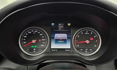 Mercedes-Benz C-Class 2018, 50863 км, за 10936.4 USD - фото 8