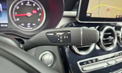 Mercedes-Benz C-Class 2018, 50863 км, за 10936.4 USD - фото 9