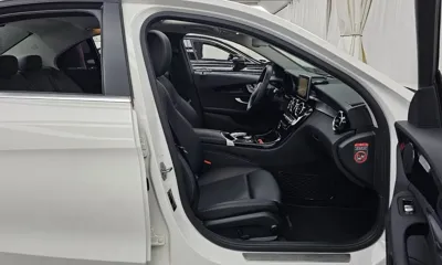 Mercedes-Benz C-Class 2018, 50863 км, за 10936.4 USD - фото 11