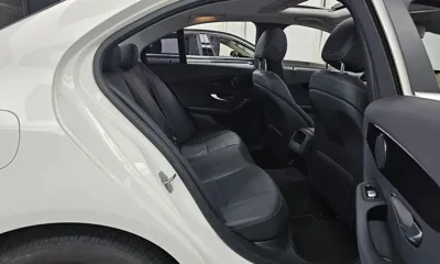 Mercedes-Benz C-Class 2018, 50863 км, за 10936.4 USD - фото 12