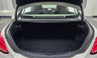 Mercedes-Benz C-Class 2018, 50863 км, за 10936.4 USD - фото 20