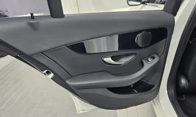 Mercedes-Benz C-Class 2018, 50863 км, за 10936.4 USD - фото 25