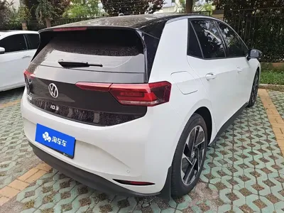 Volkswagen ID.3 2025, 17300 км, за 14018.12 USD