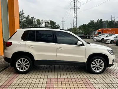 Volkswagen Tiguan 2017, 80000 км, за 5839.72 USD - фото 9