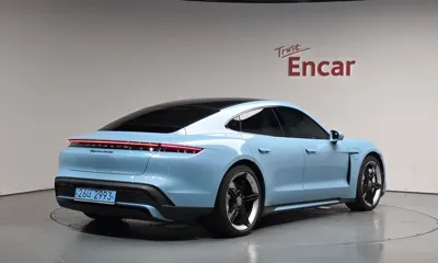 Porsche Taycan 2022, 17077 км, за 81433.27 USD