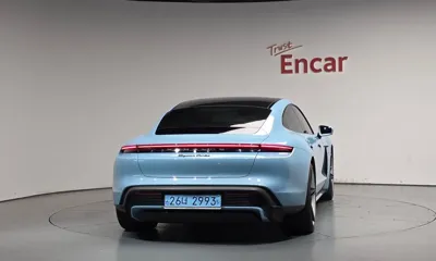 Porsche Taycan 2022, 17077 км, за 81433.27 USD