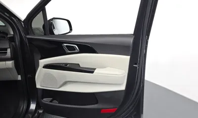 Kia Canival 2023, 35626 км, за 16386.84 USD - фото 24