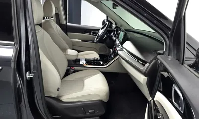 Kia Canival 2023, 35626 км, за 16386.84 USD - фото 26