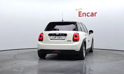 MINI Cooper 2016, 163385 км, за 3766.1 USD