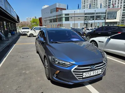 Hyundai Avante · 2017 год