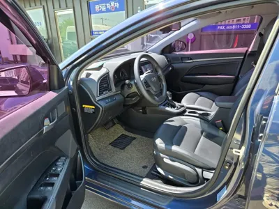 Hyundai Avante 2017, 122451 км, за 5795.4 USD - фото 10