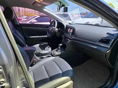 Hyundai Avante 2017, 122451 км, за 5795.4 USD - фото 11